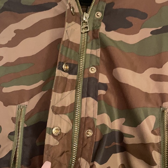 Forever 21 Camouflage lined bomber jacket large - Picture 4 of 5